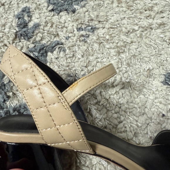 Vaneli Black Beige Two-Tone Leather Block Heel Sandals Size 9N - Picture 5 of 10